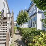 Strandstraße 16 09 *